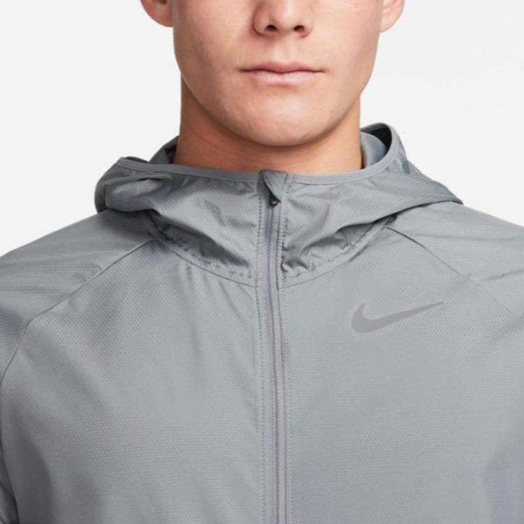 Nike Dri-Fit Essential Hooded Jacket